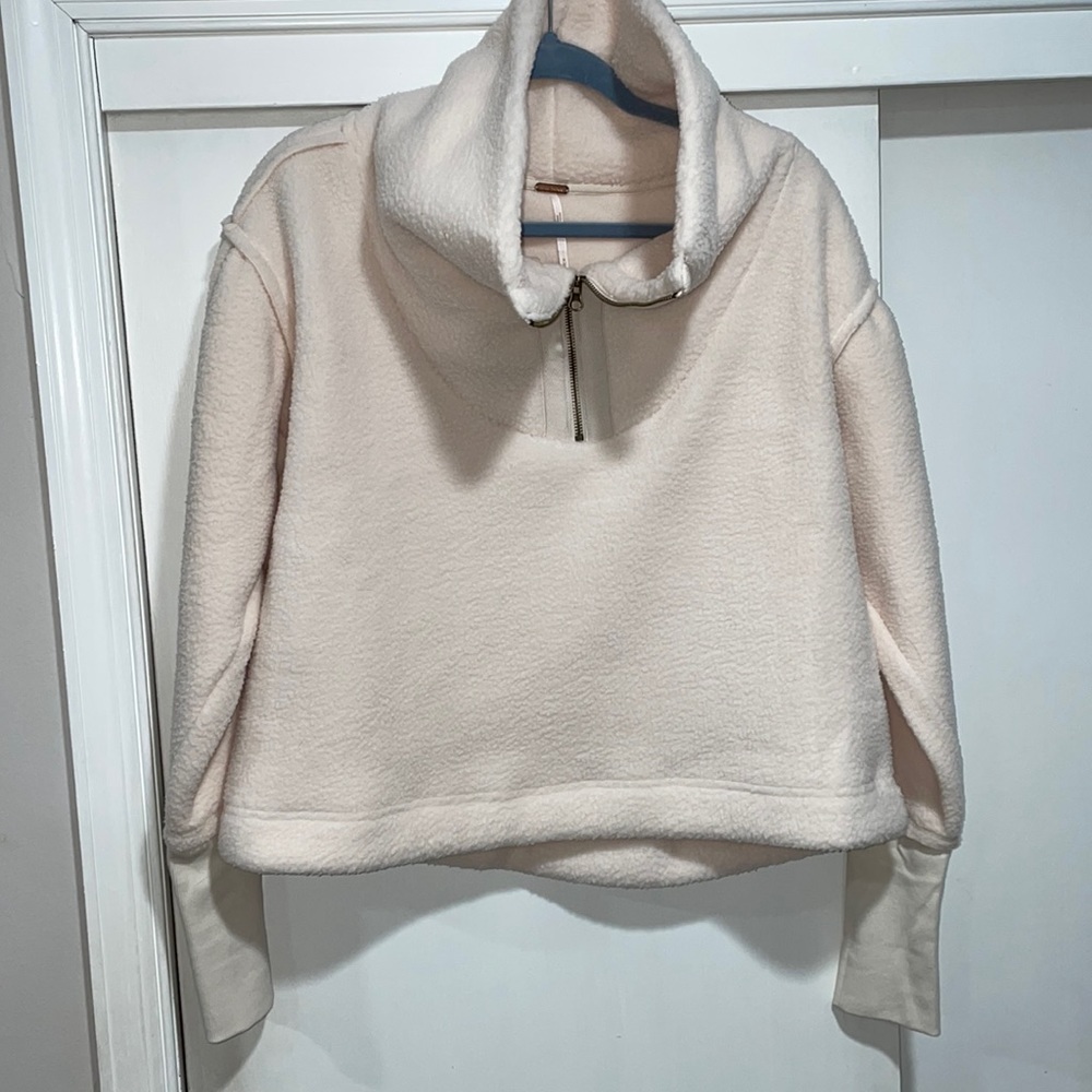 FREE PEOPLE *NEW* Pullover fleece